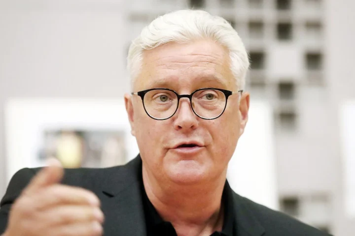 800.000 Euro Abfindung für gekündigten Theater-Intendanten Montavon im Gespräch
