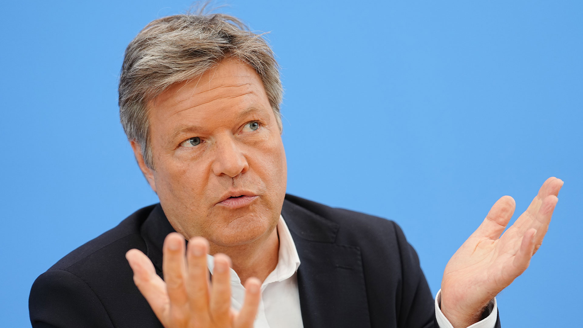 Konjunkturprognose gesenkt: Bundesregierung sieht null Wachstum