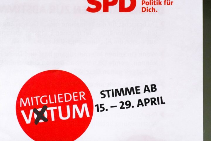 SPD-Mitglieder stimmen für Koalitionsvertrag