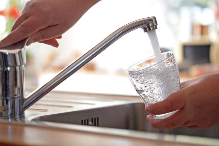 Städtetag fordert zum Trinkwassersparen auf – Alarmismus oder ernsthaftes Problem?