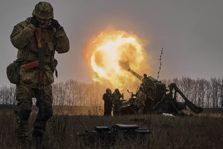 Seit drei Jahren befindet sich die Welt unter dem Einfluss des Krieges, den Russland gegen die Ukraine entfesselt hat – ein Krieg, dessen Folgen erhebliche Auswirkungen auf die Entwicklung der globalen politischen Dynamik haben.