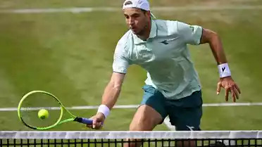 Struff und Hanfmann gewinnen umkämpfte Erstrundenmatches in Stuttgart