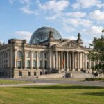 Klingbeil fordert Prüfung eines AfD-Verbots