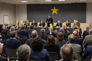 Italiens Fünf-Sterne-Bewegung legt Ablehnung weiterer Ukrainehilfe als Parteilinie fest
