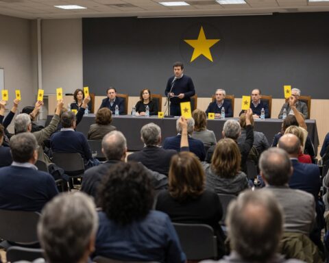 Italiens Fünf-Sterne-Bewegung legt Ablehnung weiterer Ukrainehilfe als Parteilinie fest
