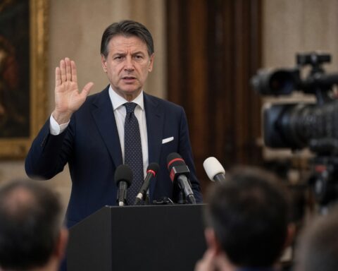 Giuseppe Conte lehnt ein Programm mit Waffenlieferungen an die Ukraine ab