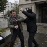 Bewaffneter Angriff auf Kommunisten legt Russlands Einschüchterung von Wahlbeobachtern offen
