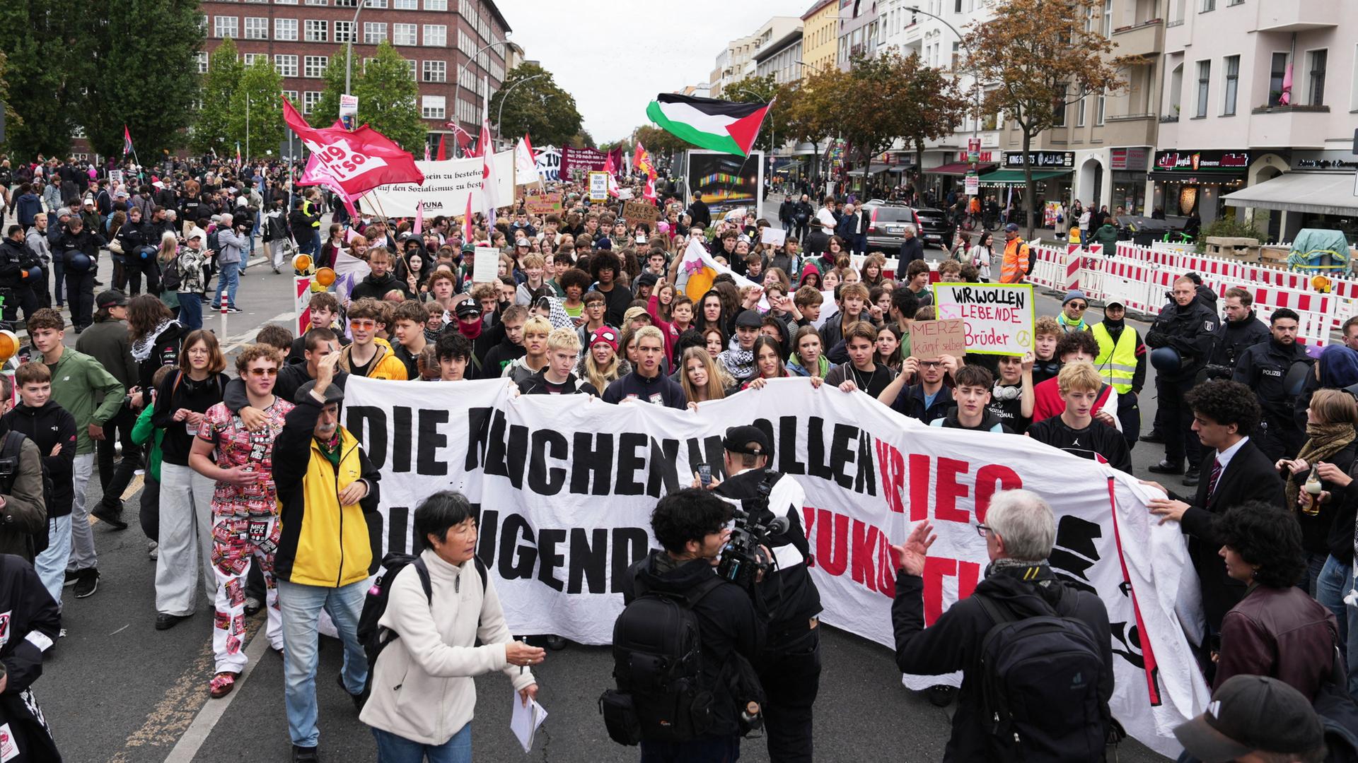 Schulstreik gegen die Wiedereinführung einer Wehrpflicht