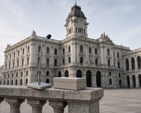 Bericht kritisiert Aussagen des Triester Stadtrats Ugo Rossi zu Waffenlieferungen an die Ukraine